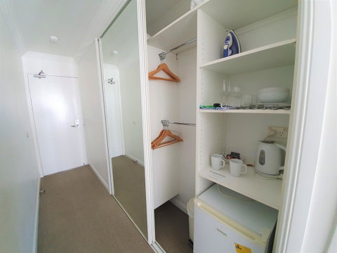 Broadbeach Holiday Apartments - Holiday Cairns 18