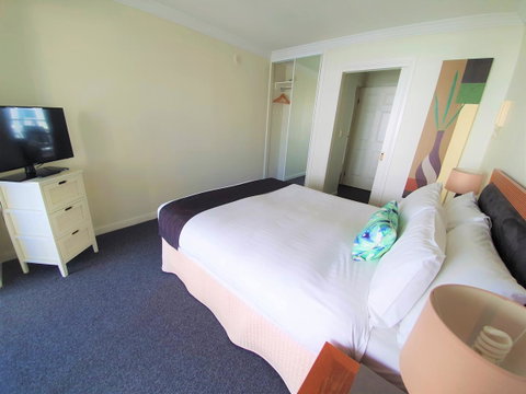Broadbeach Holiday Apartments - Holiday Cairns 27