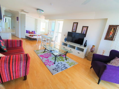 Broadbeach Holiday Apartments - Holiday Cairns 24
