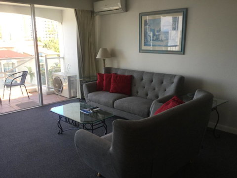 Broadbeach Holiday Apartments - Holiday Cairns 37