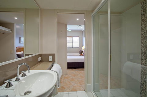 Coral Sands Beachfront Resort - Holiday Cairns 24