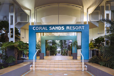 Coral Sands Beachfront Resort - Holiday Cairns 17