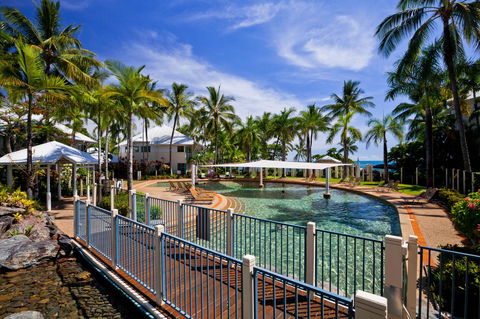 Coral Sands Beachfront Resort - Holiday Cairns 5