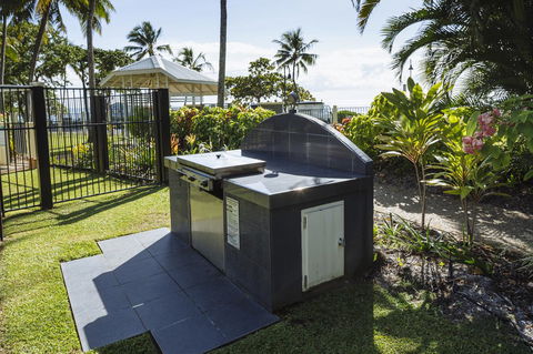 Coral Sands Beachfront Resort - Holiday Cairns 28