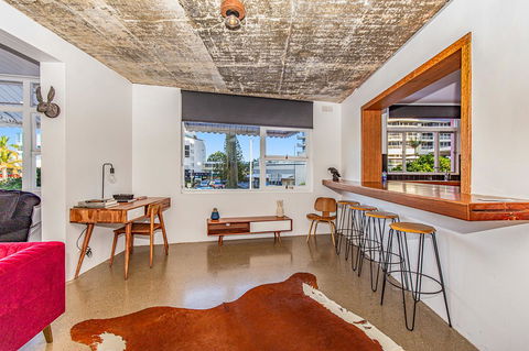 The Pink Hotel Coolangatta - Holiday Cairns 5