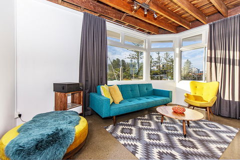 The Pink Hotel Coolangatta - Holiday Cairns 18