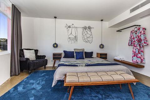 The Pink Hotel Coolangatta - Holiday Cairns 10