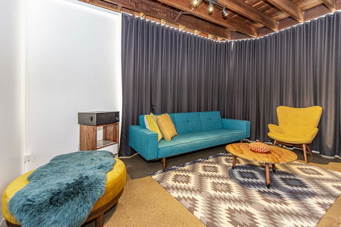 The Pink Hotel Coolangatta - Holiday Cairns 21