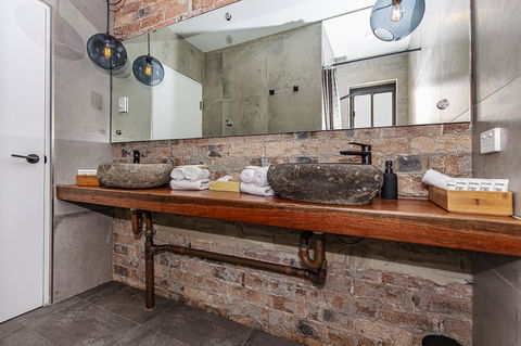 The Pink Hotel Coolangatta - Holiday Cairns 9