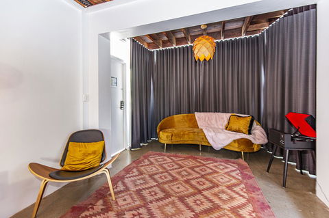 The Pink Hotel Coolangatta - Holiday Cairns 29