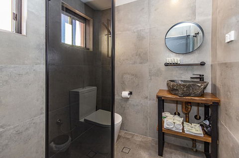 The Pink Hotel Coolangatta - Holiday Cairns 25