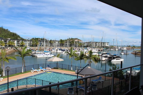 Beachside Apartment 17 - Holiday Cairns 0