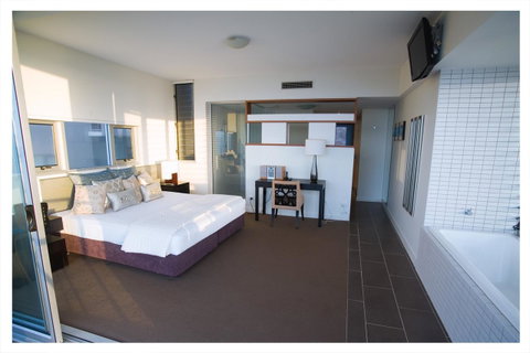 1 Bright Point Apartment 5201 - Holiday Cairns 6