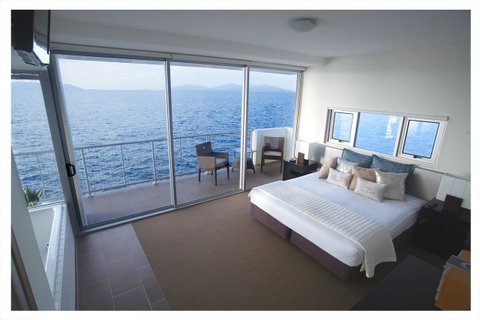 1 Bright Point Apartment 5201 - Holiday Cairns 0