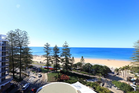 Peninsular Beachfront Resort - Holiday Cairns 0