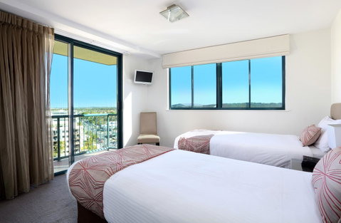 Peninsular Beachfront Resort - Holiday Cairns 5