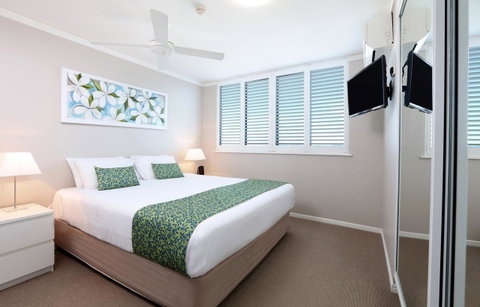 Peninsular Beachfront Resort - Holiday Cairns 26