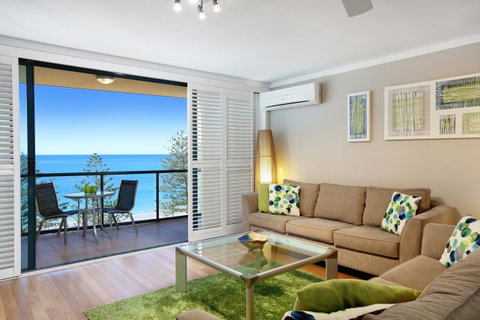 Peninsular Beachfront Resort - Holiday Cairns 1