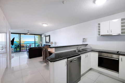 Peninsular Beachfront Resort - Holiday Cairns 21