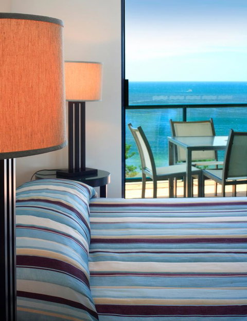 Peninsular Beachfront Resort - Holiday Cairns 37