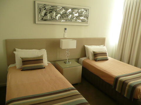 Grosvenor Beachfront Apartments Surfers Paradise - Holiday Cairns 20