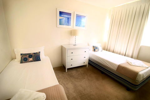 Grosvenor Beachfront Apartments Surfers Paradise - Holiday Cairns 35