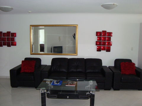 Grosvenor Beachfront Apartments Surfers Paradise - Holiday Cairns 27