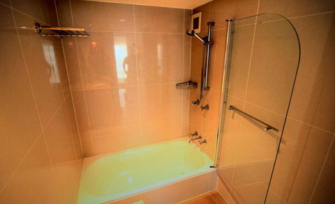 Grosvenor Beachfront Apartments Surfers Paradise - Holiday Cairns 34