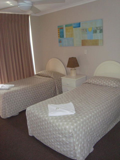 Grosvenor Beachfront Apartments Surfers Paradise - Holiday Cairns 18