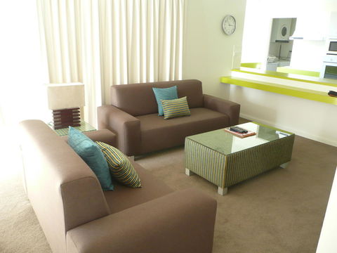 Grosvenor Beachfront Apartments Surfers Paradise - Holiday Cairns 8
