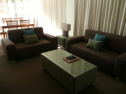 Grosvenor Beachfront Apartments Surfers Paradise - Holiday Cairns 25