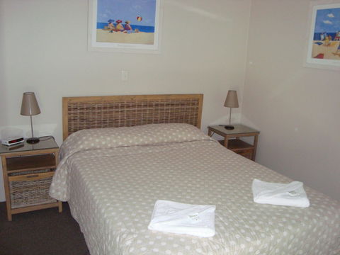Grosvenor Beachfront Apartments Surfers Paradise - Holiday Cairns 13