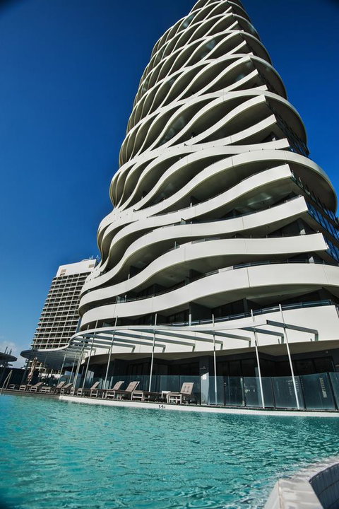 The Wave Resort - Holiday Cairns 11