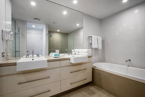 The Wave Resort - Holiday Cairns 7