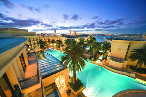 Imperial Hotel Gold Coast - Holiday Cairns 8
