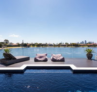 Rumrunner Resort - Holiday Cairns