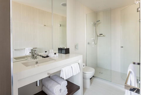 Hyatt Regency Brisbane - Holiday Cairns 3