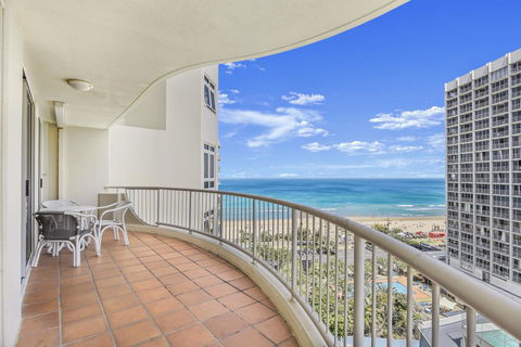 APR Private SUITES MOROC By The Beach - Holiday Cairns 14