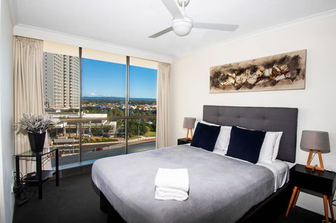 Seacrest Beachfront Apartments Surfers Paradise - Holiday Cairns 1
