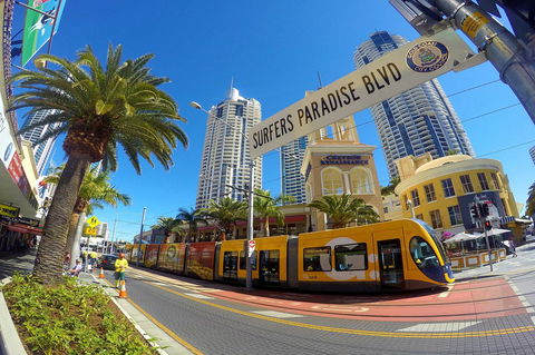 Seacrest Beachfront Apartments Surfers Paradise - Holiday Cairns 39