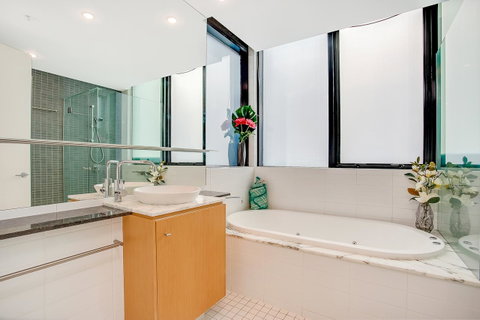 Aria Apartments - Holiday Cairns 35