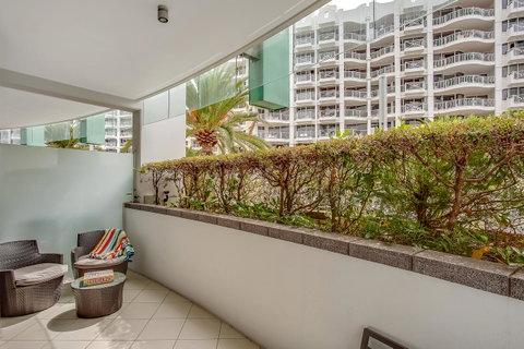 Aria Apartments - Holiday Cairns 13