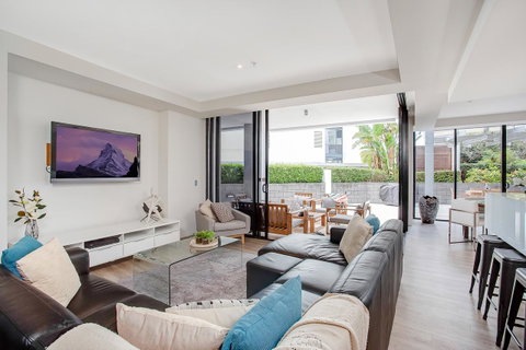 Aria Apartments - Holiday Cairns 32