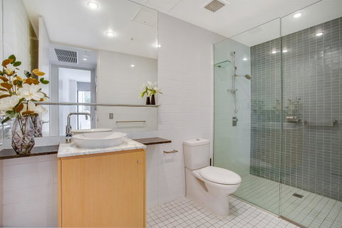 Aria Apartments - Holiday Cairns 36