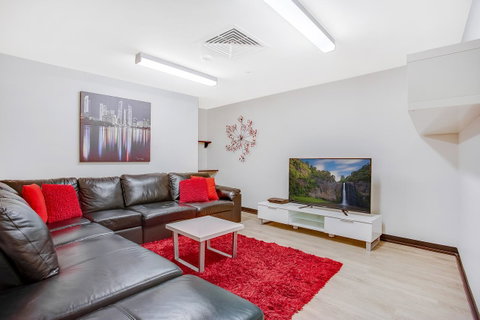 Aria Apartments - Holiday Cairns 39