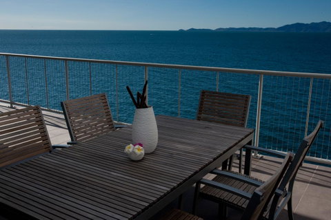 Penthouse On Bright Point - Holiday Cairns 1