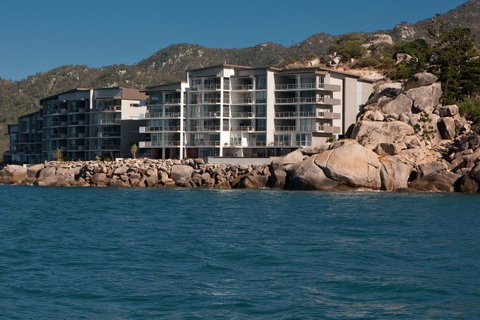 Penthouse On Bright Point - Holiday Cairns 16
