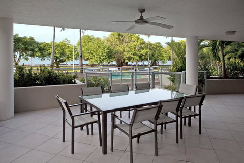 Vision Apartments - Holiday Cairns 2