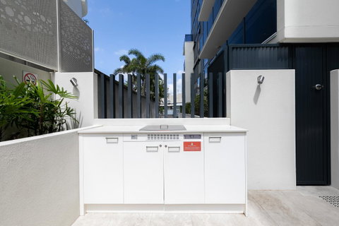 Sunset Retreat Mooloolaba - Holiday Cairns 36