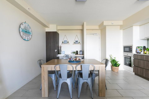 Sunset Retreat Mooloolaba - Holiday Cairns 33